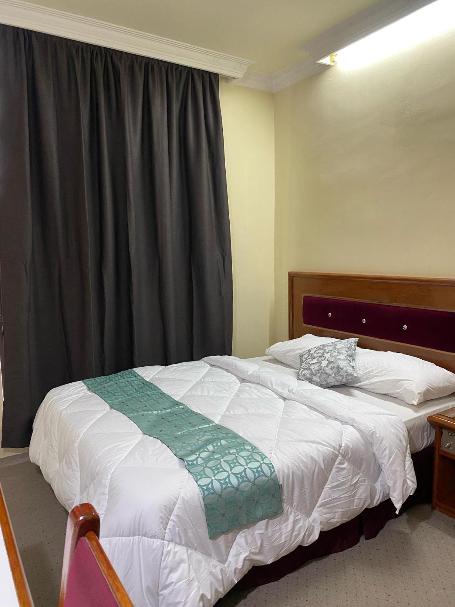 Suria Hotel Sdn Bhd Kota Bharu Esterno foto