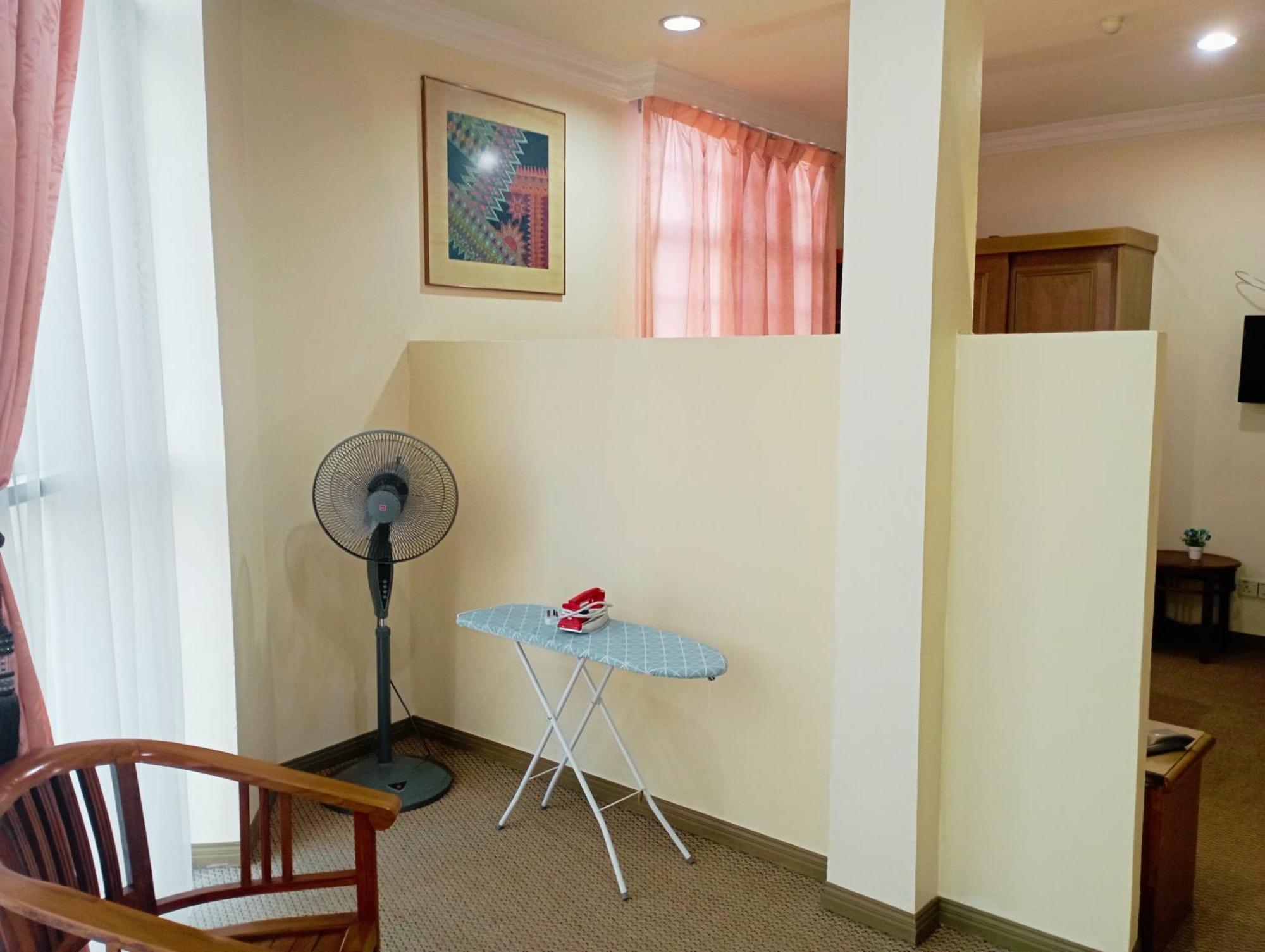 Suria Hotel Sdn Bhd Kota Bharu Esterno foto